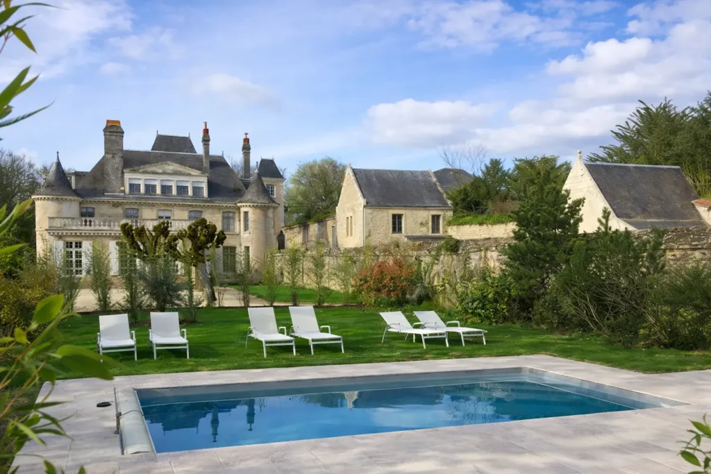 Piscine aux gîtes du domaine de Plessis Gallu à Azay-le-Rideau